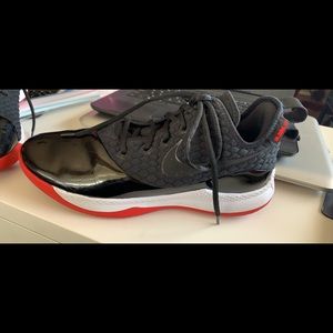 Men’s Lebron 3 Witness